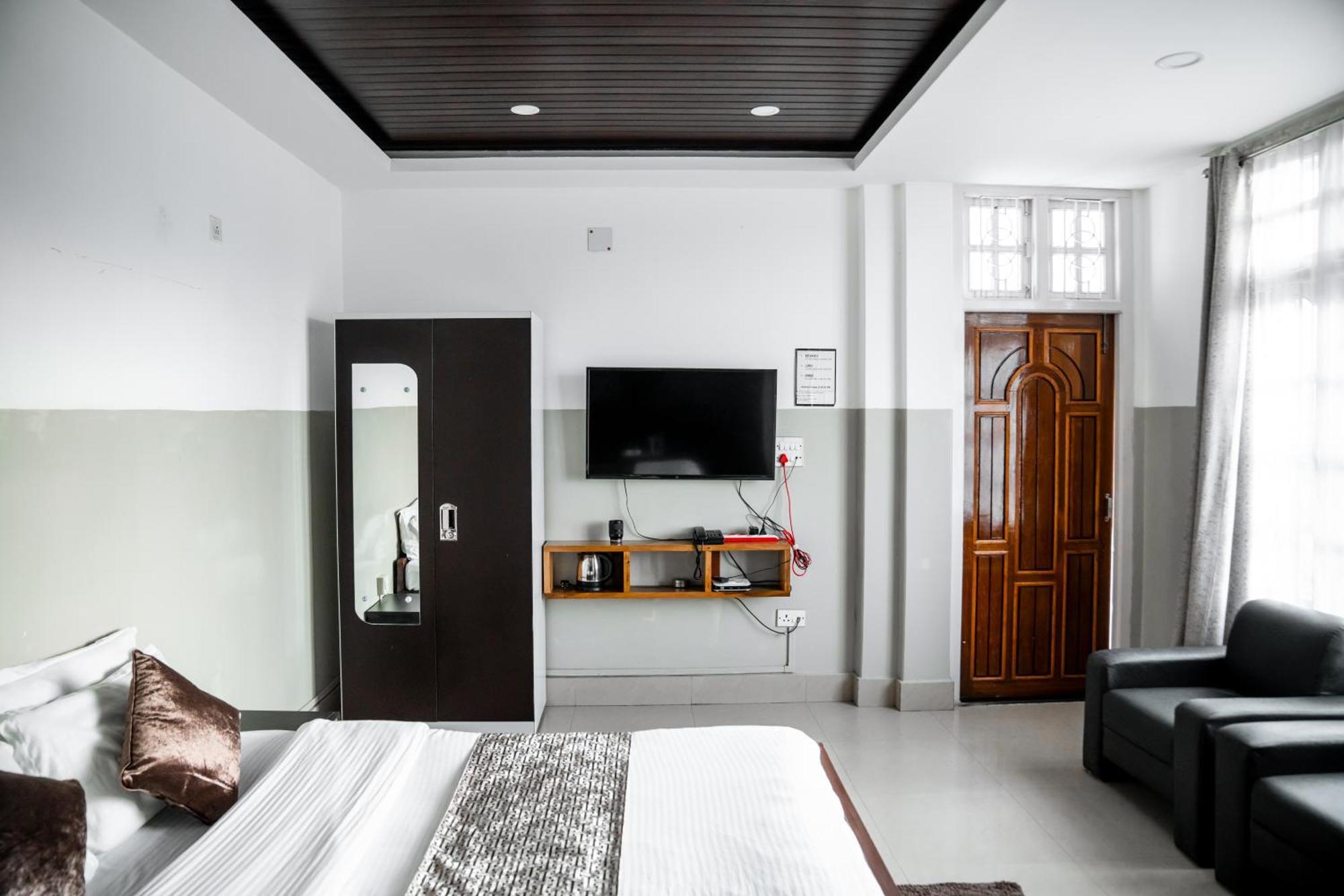 2K Hotel Kohima 外观 照片