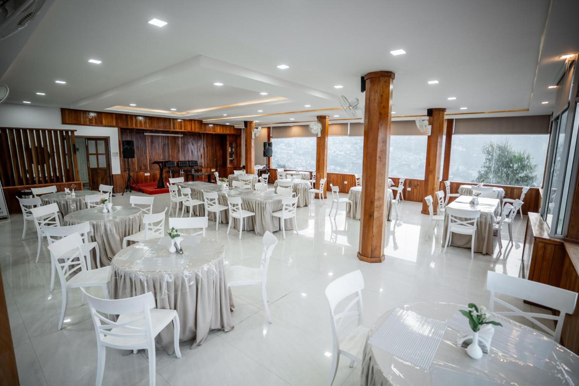 2K Hotel Kohima 外观 照片
