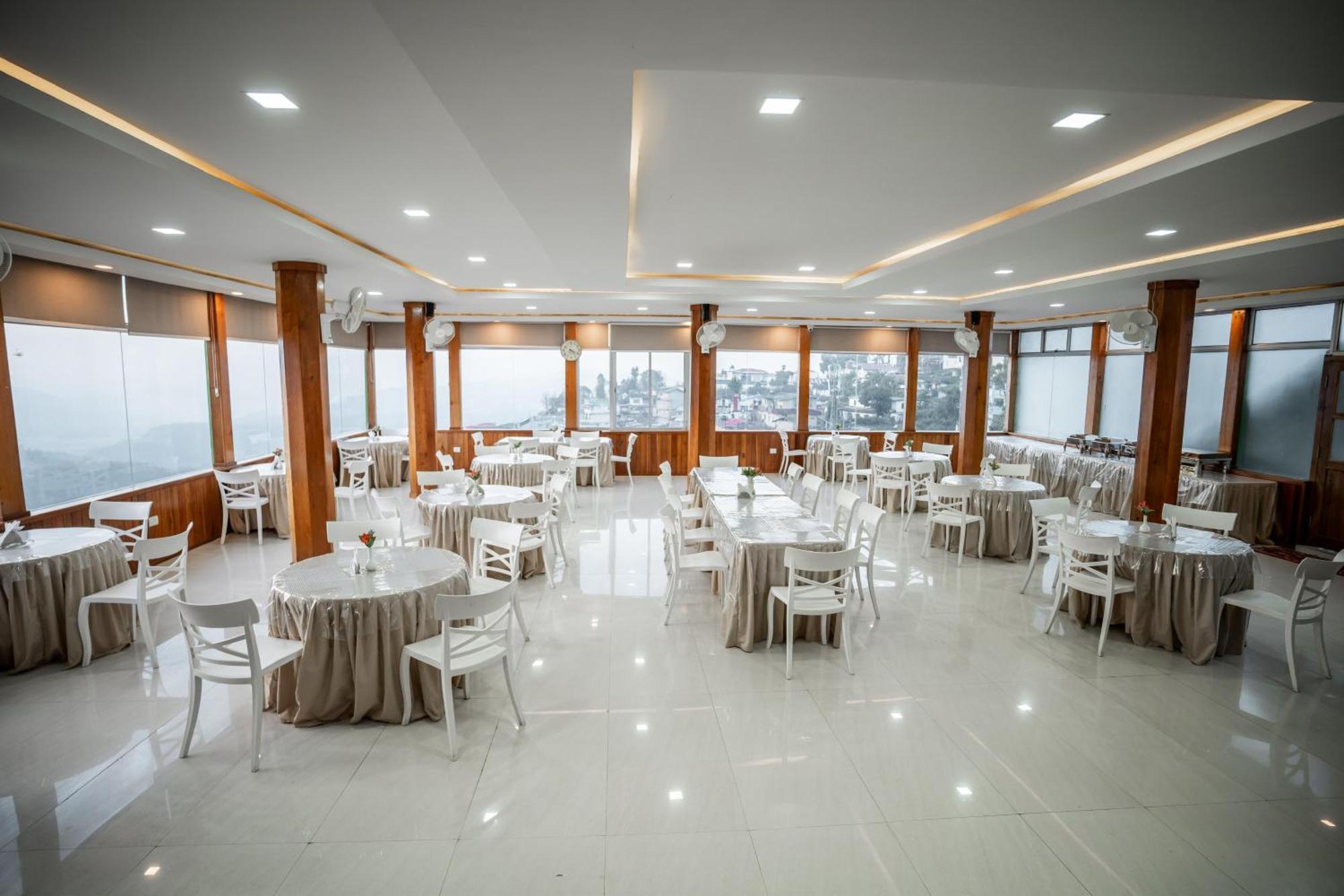 2K Hotel Kohima 外观 照片
